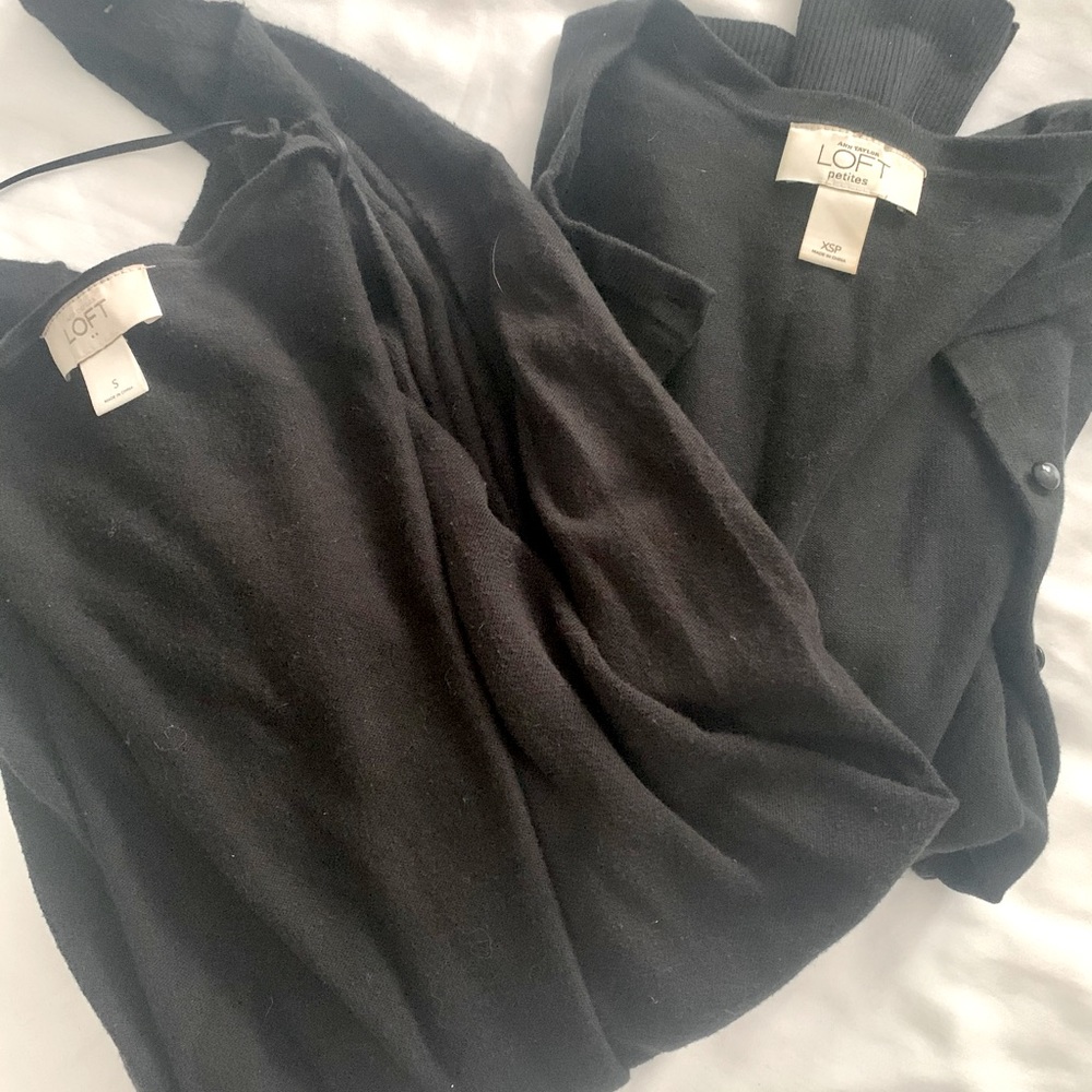 BLACK SWEATERS